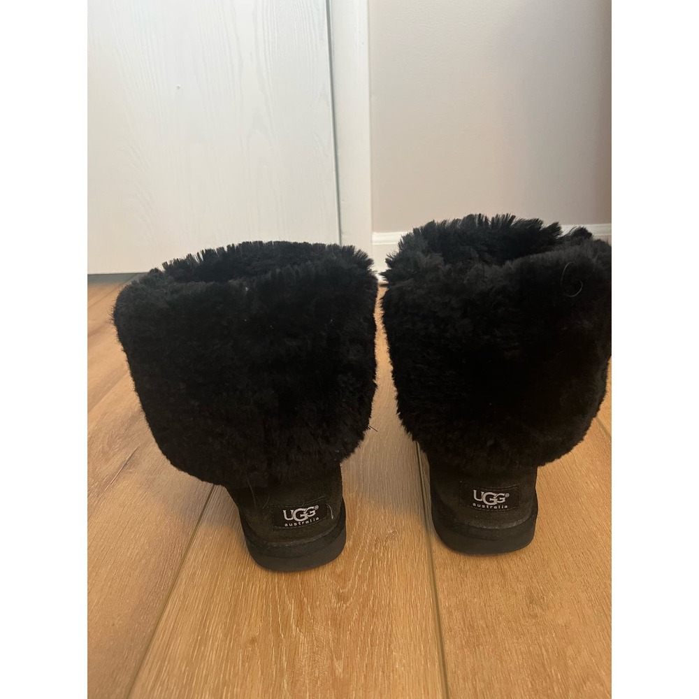 00s Tall Black Uggs